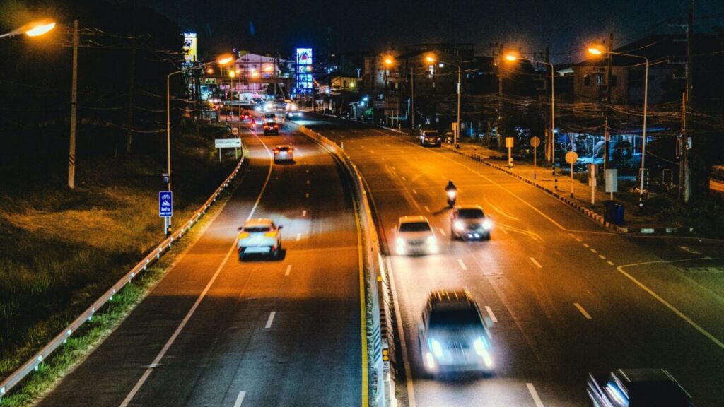 Iluminación y seguridad urbana luz cálida