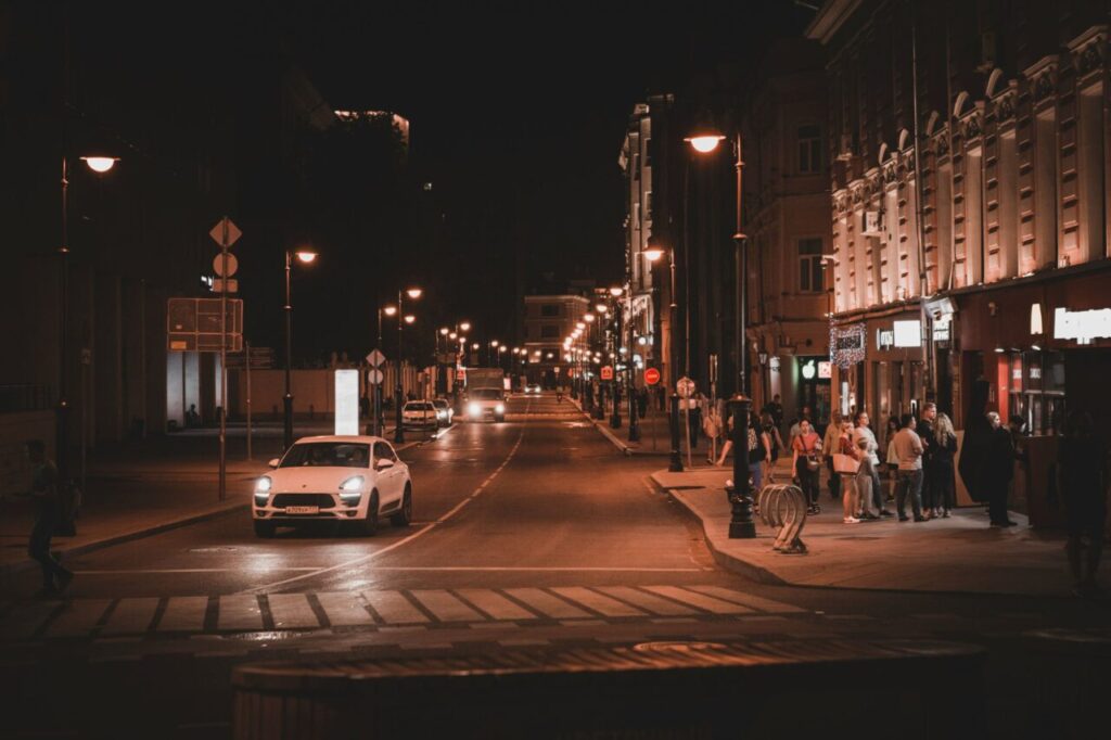 Iluminación y seguridad urbana ver y ser visto